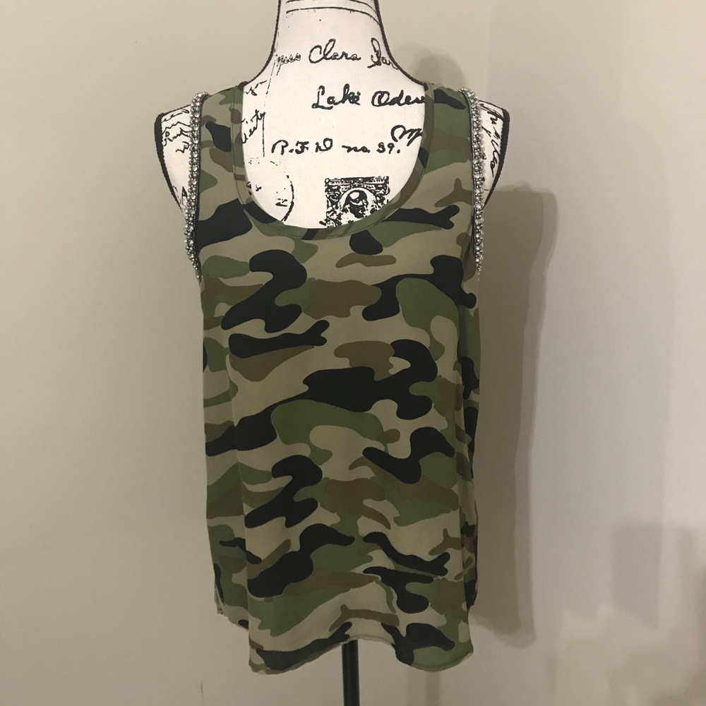 5 for $30 NWOT M Gianni Beni Camouflage tank top